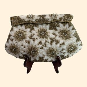 1950s–1960s Vintage Beaded Floral Clutch Purse White and Gold